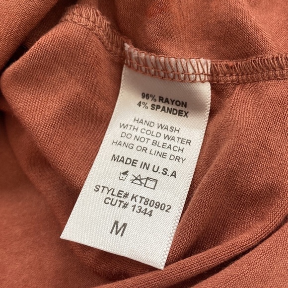 NEW NWT EASEL Crochet Knit Neckline Balloon Sleeve Top Dusty Rose Pink Small - Picture 5 of 7